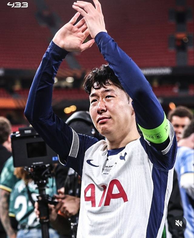 펑펑 운 손흥민. /사진=433 캡처