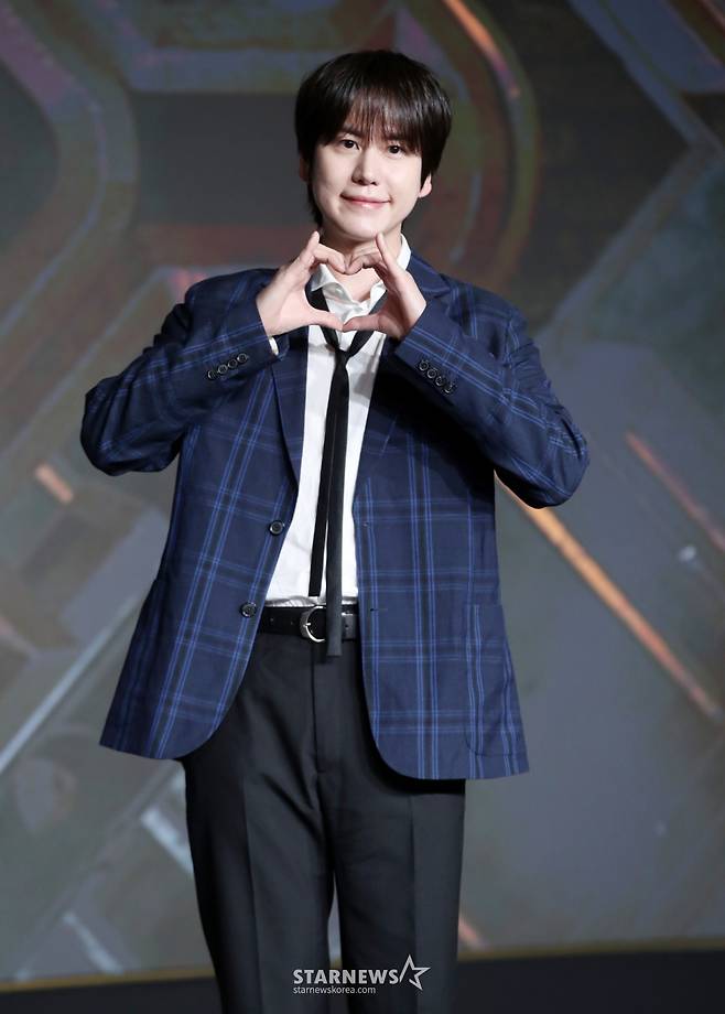 그룹 슈퍼주니어 규현이 넷플릭스 '데블스 플랜: 데스룸' 제작발표회에 참석해 포즈를 취하고 있다. /2025.04.29 /사진=김휘선 hwijpg@