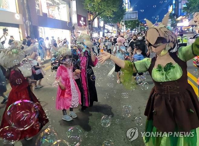 2022 춘천인형극제 퍼레이드 [연합뉴스 자료사진]