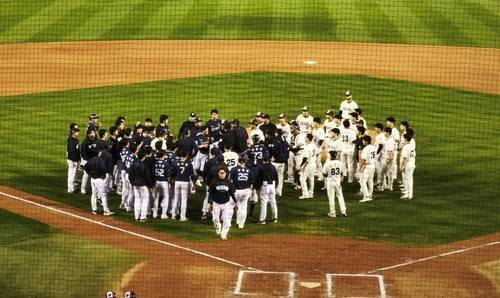 벤치클리어링을 벌인 NC와 두산 선수단 [촬영 김동찬]