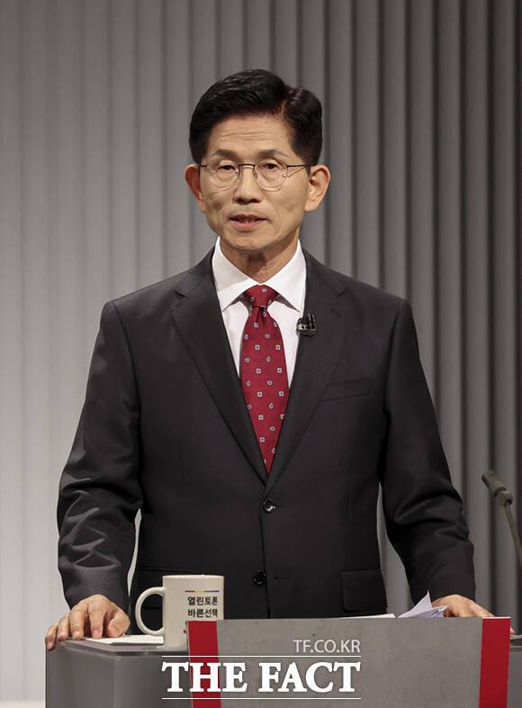 김문수 국민의힘 대선 후보가 '지방 살리고 불균형 해소 : 빈집내집 153 프로젝트 부동산 공약'을 공개하면서 다주택 중과세와 재건축 초과이익 환수를 폐지하겠다고 했다. /국회사진기자단