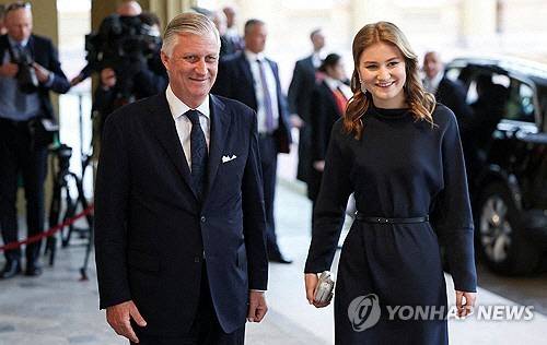 벨기에의 필립 국왕(왼쪽)과 엘리자베트 공주.  로이터연합뉴스