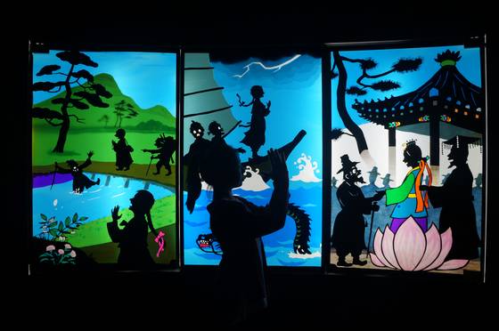 춘천인형극제 그림자인형극 모습. [중앙포토]