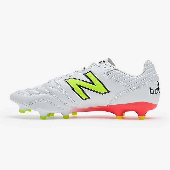 뉴발란스 442 PRO FG V2. 사진=이랜드 뉴발란스