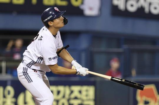 임종성, 역전 만루포 폭발…두산, SSG 꺾고 5연패 탈출. 사진[연합뉴스]