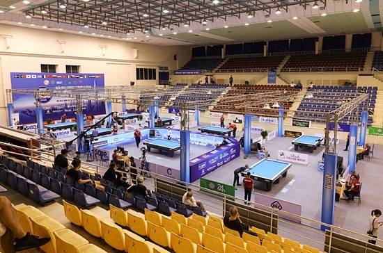 베트남 전 국가주석 별세에 따른 국가애도기간 선포로 호치민3쿠션월드컵이 무관중으로 진행된다. 사진은 호치민3쿠션월드컵 대회장. (사진=SOOP)