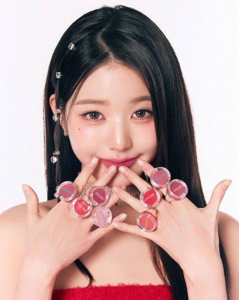 [서울=뉴시스] 신세계인터내셔날이 전개하는 뷰티 브랜드 어뮤즈의 반지 립밤 (사진=어뮤즈 홈페이지 캡처) *재판매 및 DB 금지