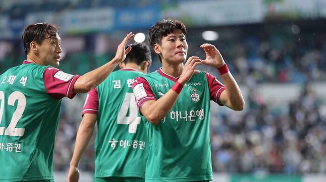 골 세리머니하는 대전 최건주(오른쪽) (사진=한국프로축구연맹 제공, 연합뉴스)
