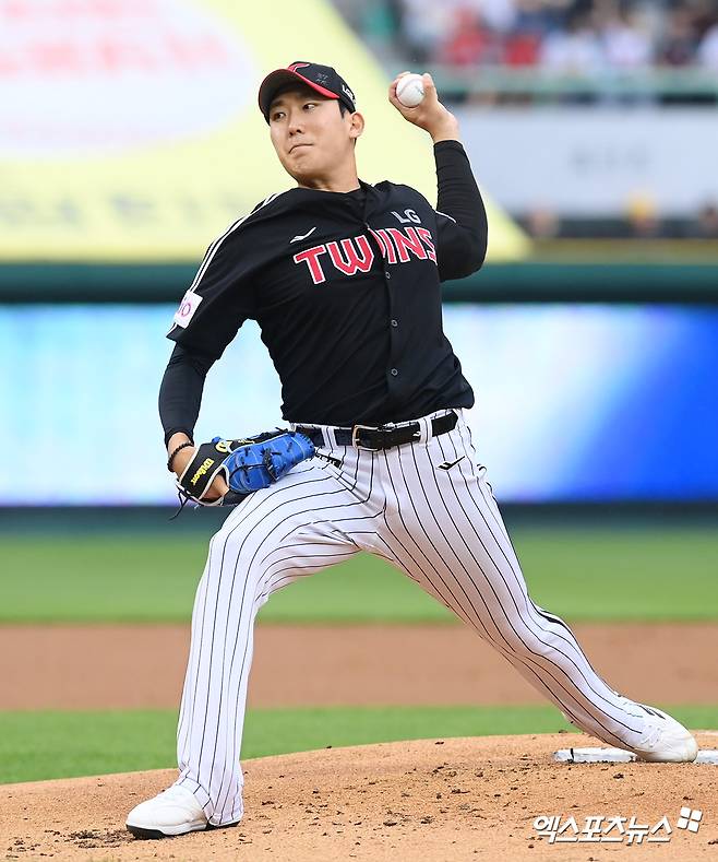 LG 트윈스 좌완 손주영이 23일 인천 SSG랜더스필드에서 열린 2025 신한 SOL Bank KBO리그 SSG 랜더스와의 팀 간 7차전에 선발등판,&nbsp;7이닝 2피안타 2볼넷 11탈삼진 1실점을 기록하며 팀 승리를 이끌었다. 사진 고아라 기자