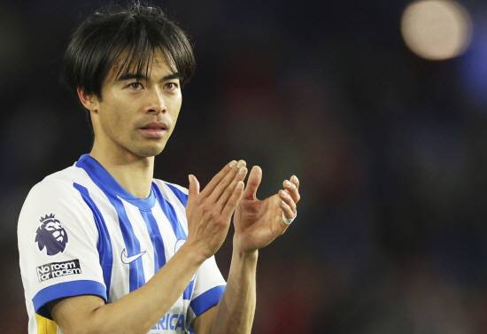 '스카이스포츠 독일' 소속 플로리안 플레텐베르크는 지난 23일(한국시간) '미토마가 이번 여름 뮌헨으로 이적할 의사가 있음을 밝혔다. 뮌헨은 28세 일본인 윙어에 대한 관심을 구체화하고 있다. 이미 미토마의 에이전트를 만나 대화를 진행했다. 다만, 막스 에베를 디렉터는 공식적인 제안을 한 상태는 아니다'라고 밝혔다.&nbsp;이어 '미토마는 킹슬리 코망 혹은 레로이 자네의 대체 선수로 고려될 수 있다'고 덧붙였다. 연합뉴스