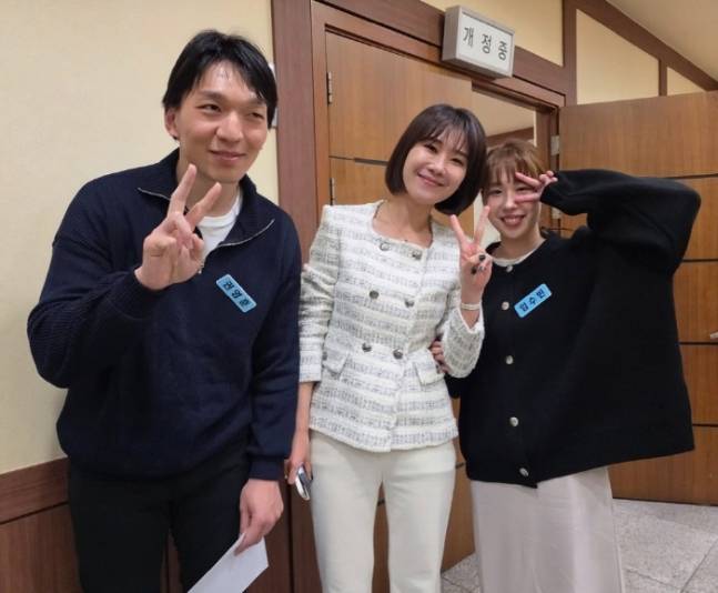 권영훈-임수빈 부부.와 양나래 변호사.  권영훈 인스타그램.