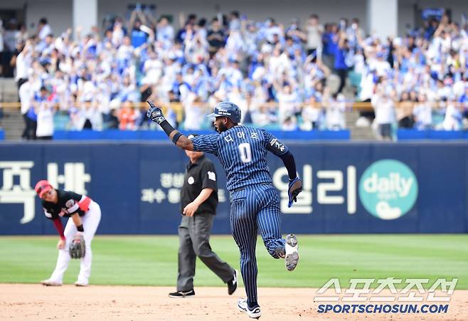 9회말 끝내기 홈런을 날린 삼성 디아즈.