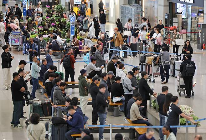 어린이날 연휴 마지막 날인 6일 오전 인천국제공항 모습. /뉴스1