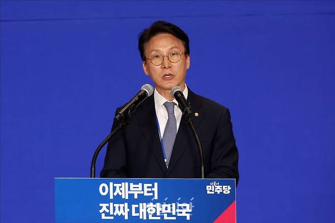 김민석 더불어민주당 상임 공동선대위원장이 지난달 30일 오후 의원회관 대회의실에서 열린 더불어민주당 '진짜 대한민국 선대위' 출범식에서 발언을 하고 있다. ⓒ데일리안 홍금표 기자
