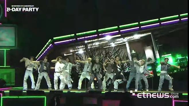 25일 서울 서초구 세빛섬 일대에서는 세븐틴 10주년 공연 'B-DAY PARTY : BURST Stage @잠수교'가 열렸다. (사진=하이브 레이블즈 유튜브 캡처)