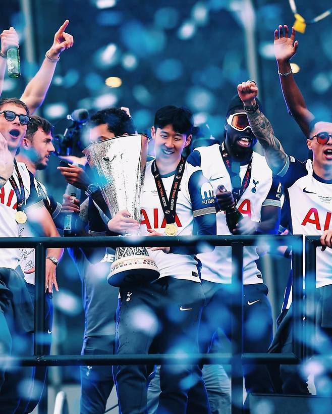 토트넘 손흥민이 24일 영국 런던에서 열린 UEL 우승 기념 버스 퍼레이드 뒤 자신의 SNS를 통해 또 다른 소감을 전했다. 사진=손흥민·토트넘 SNS