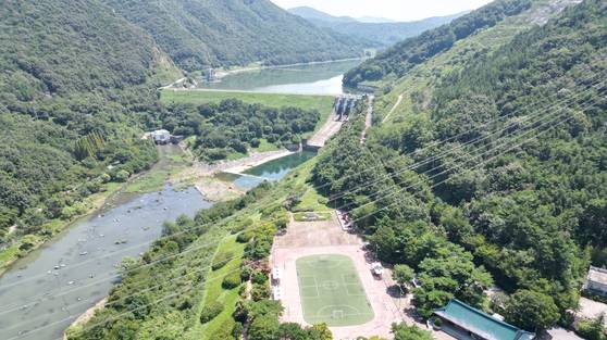 충남 보령에 위치한 보령댐 저수율이 30% 수준에 머물면서 충남도와 시·군이 기반시설 확충 등 비상 대책 마련에 나섰다. [사진 충남도]