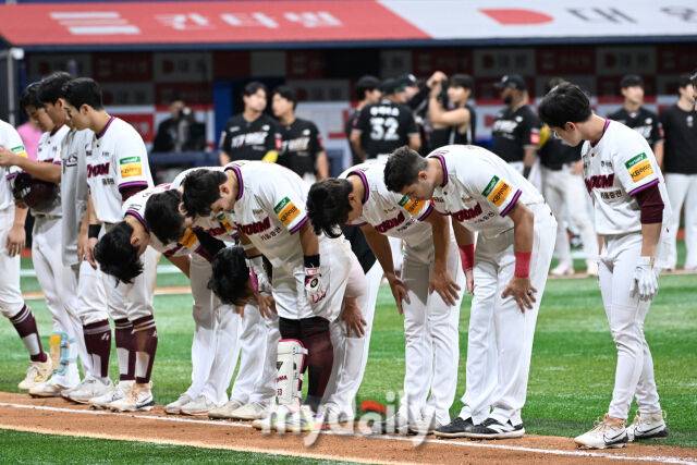 25일 서울 고척스카이돔에서 열린 '2025 신한 SOL BANK KBO리그' KT 위즈와 키움 히어로즈 경기. 키움이 2-0으로 KT에 패배하며 7연패를 기록했다./고척=한혁승 기자 hanfoto@mydaily.co.kr