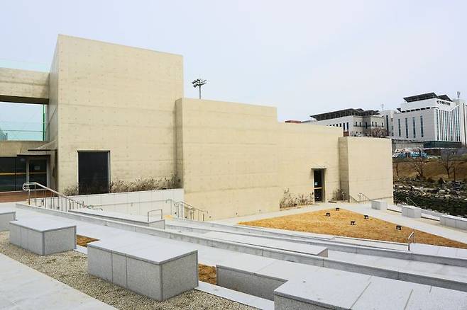 [부산=뉴시스] 부산복합혁신센터 외부 전경 (사진=부산시설공단 제공) 2025.05.25. photo@newsis.com *재판매 및 DB 금지