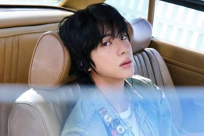 [서울=뉴시스] 방탄소년단 진. (사진 = 빅히트 뮤직 제공) 2025.05.25. photo@newsis.com *재판매 및 DB 금지