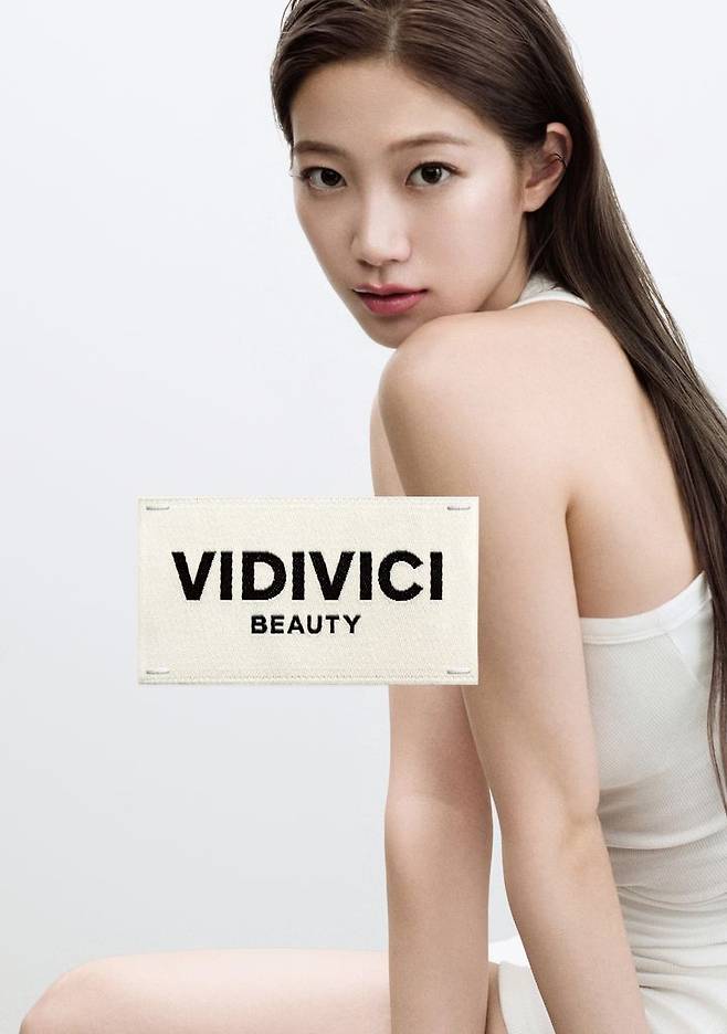 비디비치 글로벌 앰배서더로 선정된 르세라핌 카즈하.(사진=비디비치 제공) *재판매 및 DB 금지