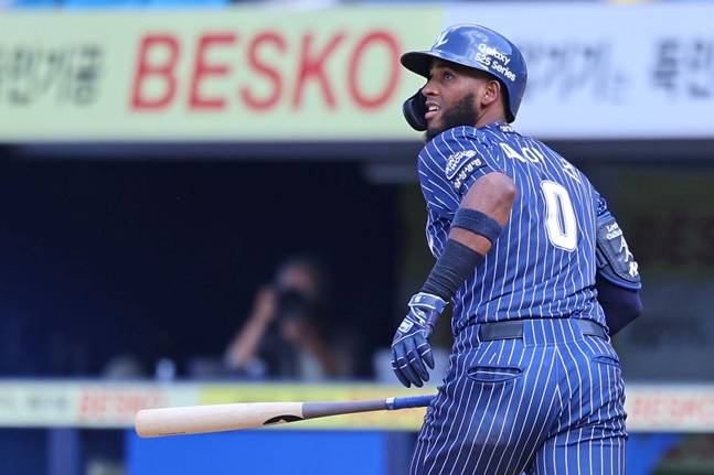 삼성 르윈 디아즈가 25일 대구 KIA전에서 9회말 끝내기홈런을 터트리고 있다. /사진=삼성 라이온즈 제공