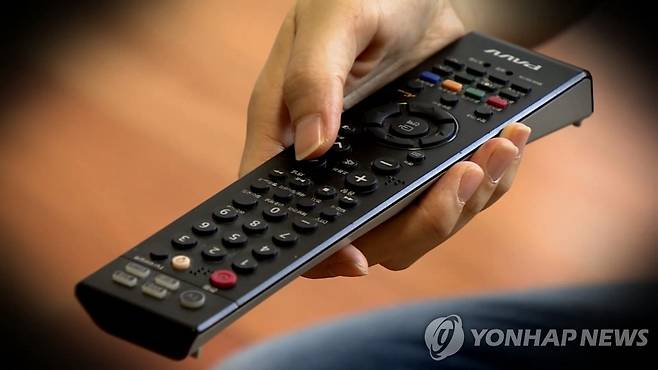 TV 시청 리모컨 텔레비전 연합뉴스TV 캡처, 작성 장문혁(미디어랩)