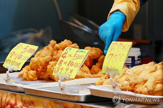 전통시장 내 가게 ※ 기사와 직접적인 관계가 없습니다. [연합뉴스 자료 사진]