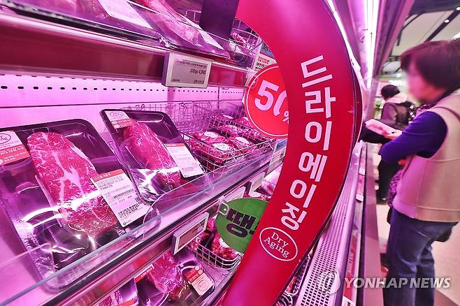 서울의 한 대형마트 미국산 소고기 판매대 [연합뉴스 자료사진]