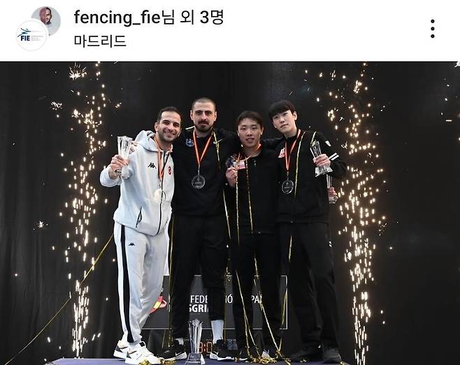 마드리드 월드컵 동메달 따낸 도경동(오른쪽부터)과 박상원 [국제펜싱연맹(FIE) 인스타그램 캡처. 재판매 및 DB 금지]