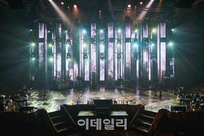뮤지컬 ‘보이스 오브 햄릿 : 더 콘서트’ 무대(사진=이모셔널씨어터)