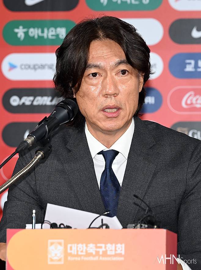 홍명보 축구 국가대표팀 감독