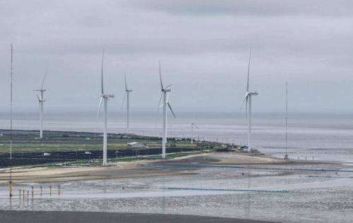 전남 영광 약수 해상풍력 발전. 약수 해상풍력은 4.3MW 규모로 영광군 백수읍 2.5㎞ 부근 해상에 전남개발공사가 지방 공기업으로는 처음으로 시행한 시범사업이다. 강진형 기자