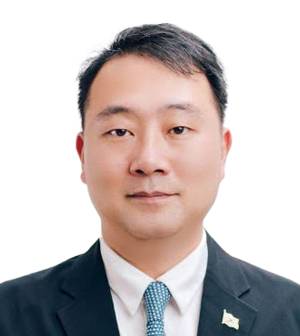 양욱 아산정책연구원 연구위원 - 서울대 법대, 국방대 국방관리대학원 석·박사, 현 한남대 국방전략대학원 겸임교수, 현 국가안보실 정책자문위원