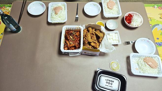 20250525_194650.jpg 저녁 직화바베큐 치킨과 후라이드 치킨