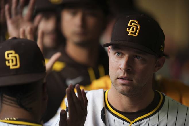 <yonhap photo-2821="">어깨 문제로 전열에서 이탈한 마이클 킹. [AP=연합뉴스]</yonhap>