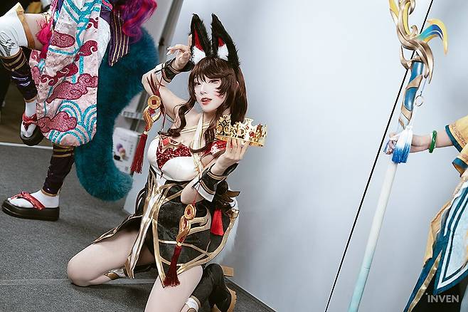 ▲ 일요일의 에이크라운, 떠오른 전설 아리