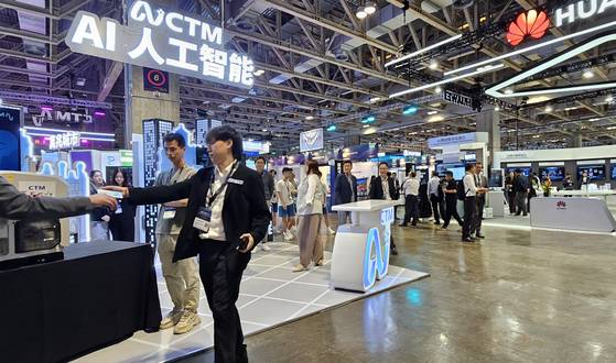 지난 21일부터 4일간 중국 마카오에서 열린 ‘BEYOND 엑스포’. 800여 중소 벤처기업이 참여했다. 한우덕 기자