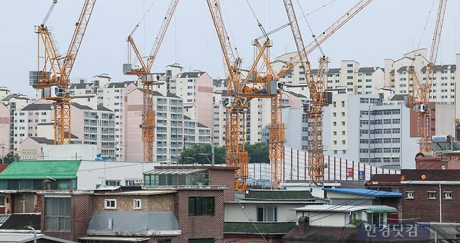 서울의 한 아파트 공사 현장. 사진=임형택 기자