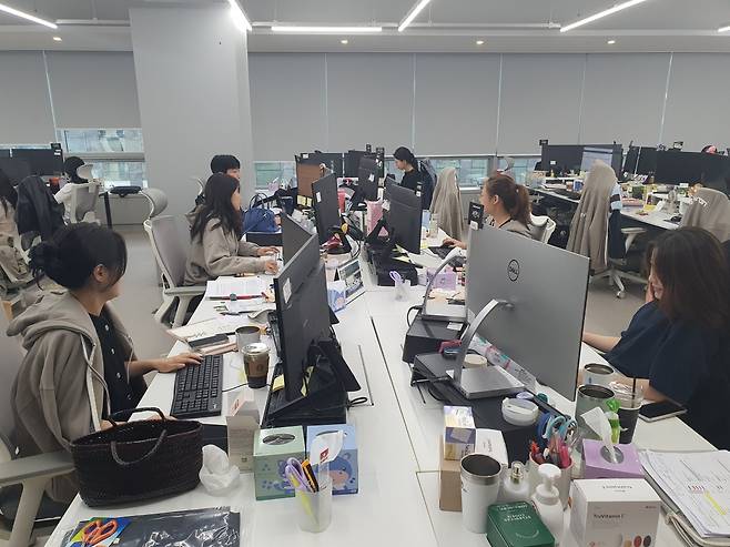 SC 본부 직원들이 업무에 매진하고 있다. 성남=윤현주 기자