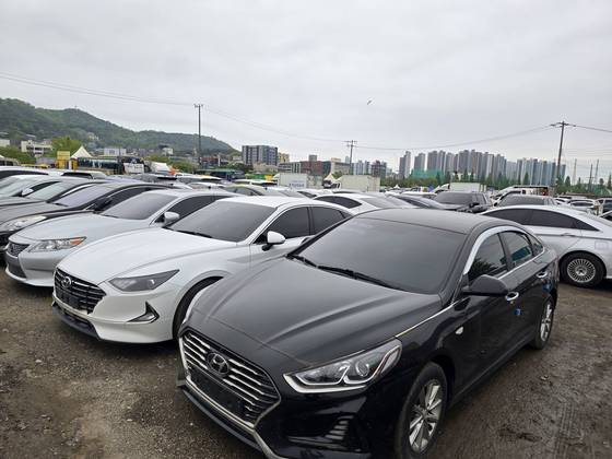Used cars are stored in Incheon [JOONGANG ILBO]