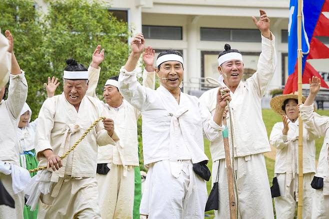 경북 문경 모전들소리는 논밭에서 일하며 부르던 농민들의 농요와 노동요로 단순한 노래를 넘어 공동체의 삶과 정서, 협력의 가치를 담고 있다.    문경시 제공