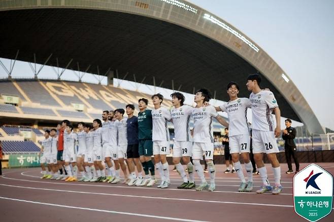 강원 FC가 5월 25일 광주 FC전 결과와 관계없이 한국프로축구연맹에 ‘무자격 선수’ 출전 관련 이의제기 공문을 제출했다. 사진=한국프로축구연맹