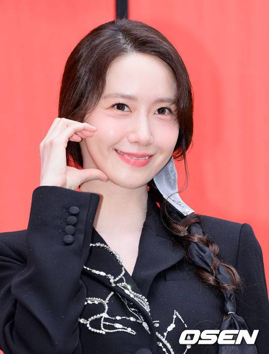 [OSEN=이대선 기자] 14일 오후 서울 한국 가구 박물관에서 글로벌 럭셔리 뷰티 브랜드의 연회 행사가 열렸다.한편 임윤아는 영화 ‘악마가 이사왔다’ 개봉을 앞두고 있다.배우 임윤아가 포즈를 취하고 있다. 2025.04.14 /sunday@osen.co.kr