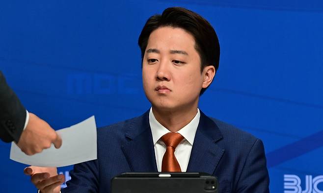 이준석 개혁신당 대통령 후보가 26일 서울 양천구 한국방송회관에서 열린 한국방송기자클럽(BJC) 초청 토론회에 참석하고 있다. 공동취재