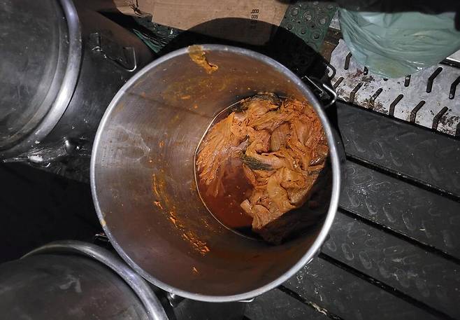 적발된 업체 작업장에서 조리된 김치찌개의 잔여분. 식약처 제공