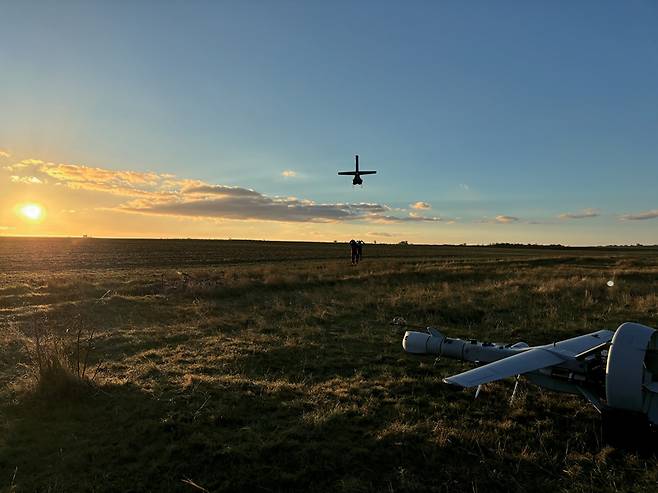 쉴드AI는 4월17일 우크라이나에 수도에 있는 현지 팀이 130회 이상의 V-BAT 작전 임무를 성공적으로 수행했다고 발표했다. V-BAT는 GPS나 통신 없이도 작동 가능하고, 정밀하게 목표를 타격할 수 있어 다른 무인항공기(UAV)보다 뛰어난 것으로 평가된다. ⓒ쉴드AI 제공