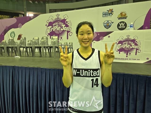 스타뉴스와 만난 송윤하. /사진=이원희 기자