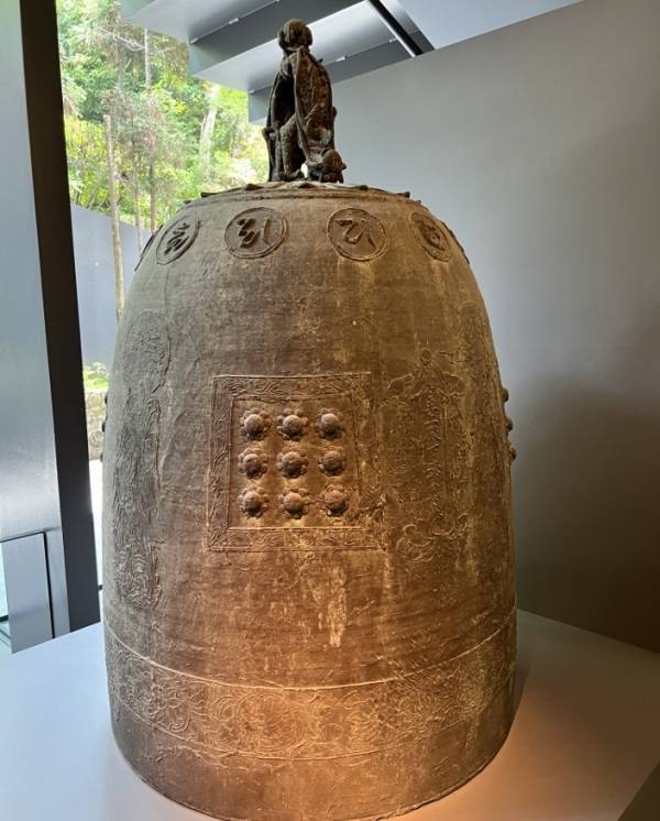 일본 도쿄 네즈미술관에 보관 중인 제주목관아 범종.