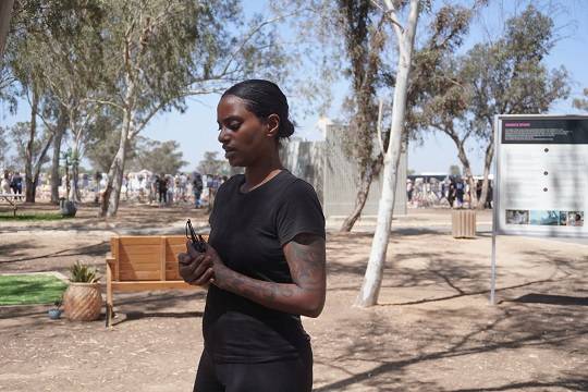 (사진- 노바 음악축제에서 가까스로 생존한 마잘 타자조 씨)